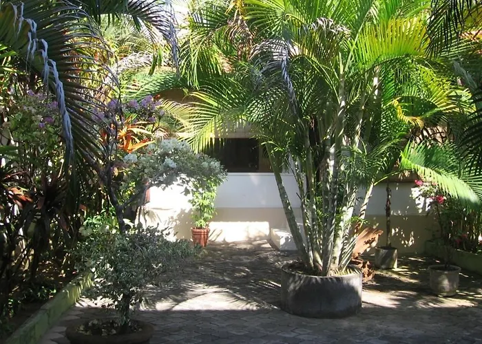 Ombak Putih Bungalows ヌサドゥア