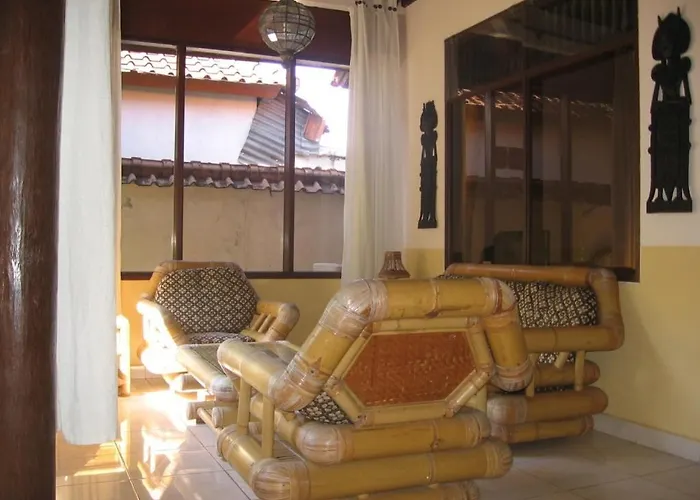 Ombak Putih Bungalows 2* ヌサドゥア